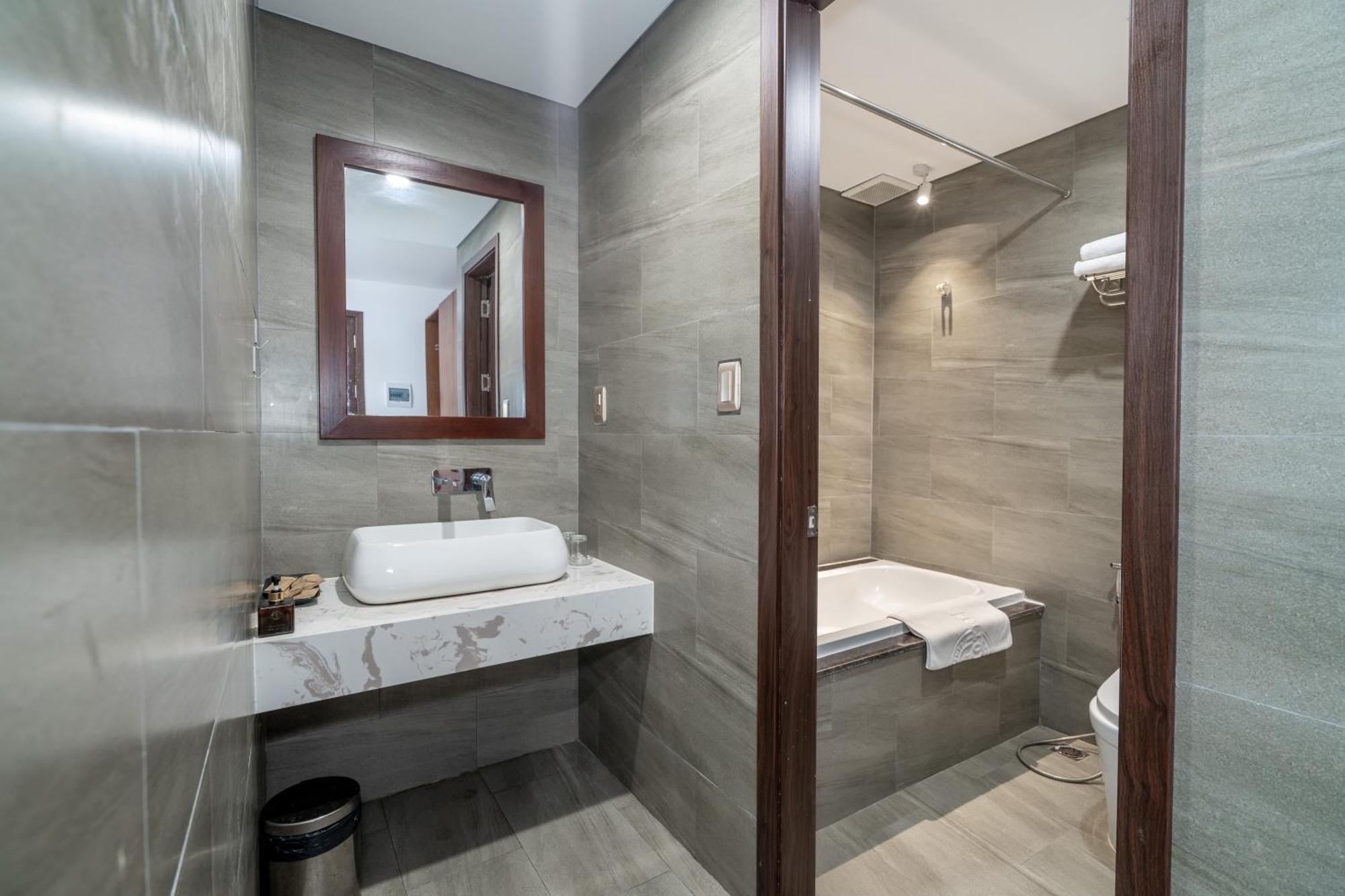 K Hotel Sauna And Massage Danang Exterior photo